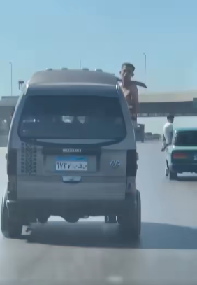 بالفيديو.. استعراض البلطجة في عز النهار على طريق الإسكندرية الصحراوي&nbsp;