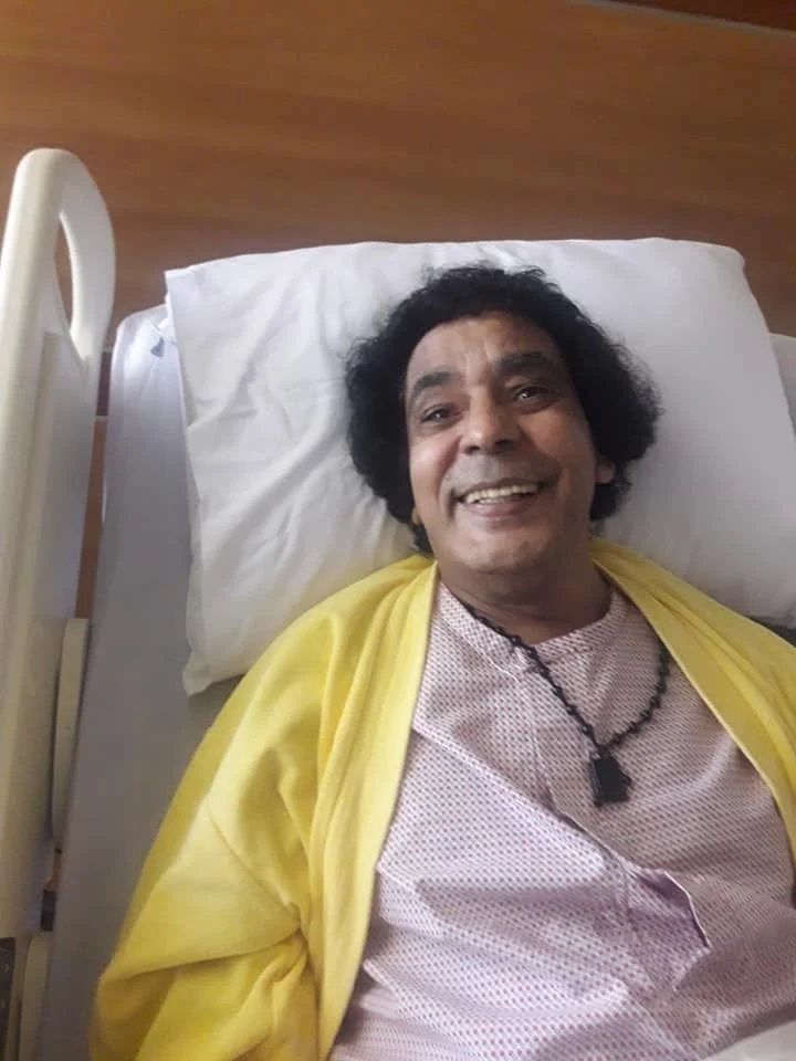 الكينج محمد منير من داخل المستشفى