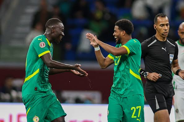 إبراهيم مباي صاحب 17 عاما