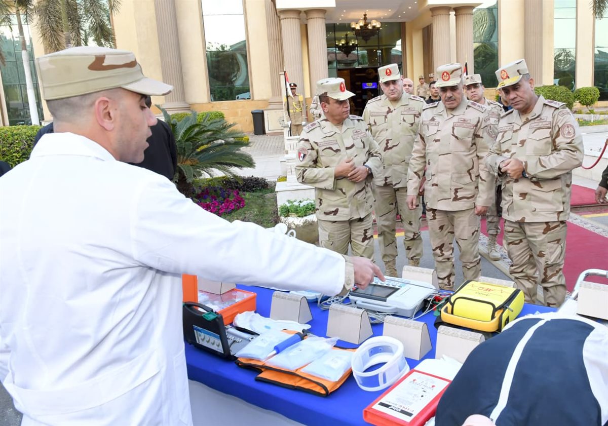 وزير الدفاع يتفقد الجاهزية القتالية للمنطقة المركزية العسكرية