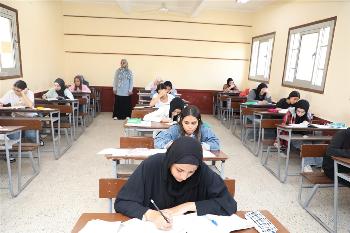 امتحانات الثانوية العامة أرشيفية