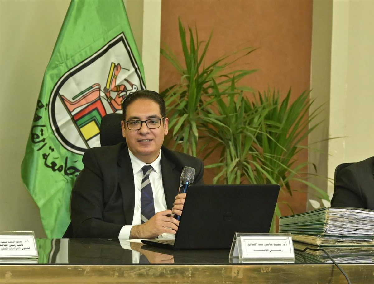 محمد سامي عبد الصادق رئيس جامعة القاهرة&nbsp;