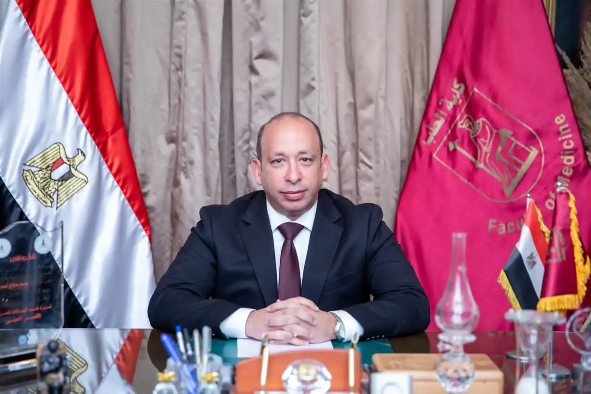 حسام صلاح مراد عميد قصر العيني&nbsp;