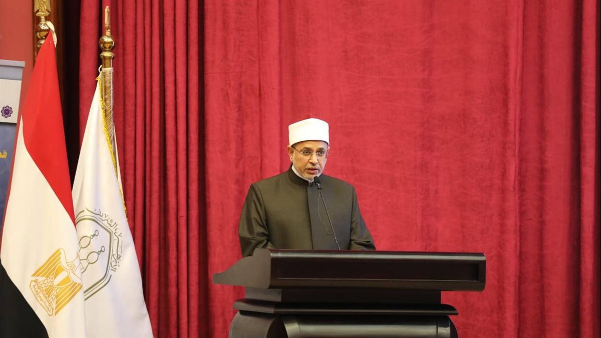 جامعة الأزهر تكرم رؤساءها السابقين والفائزين بجائزة التميز العلمي