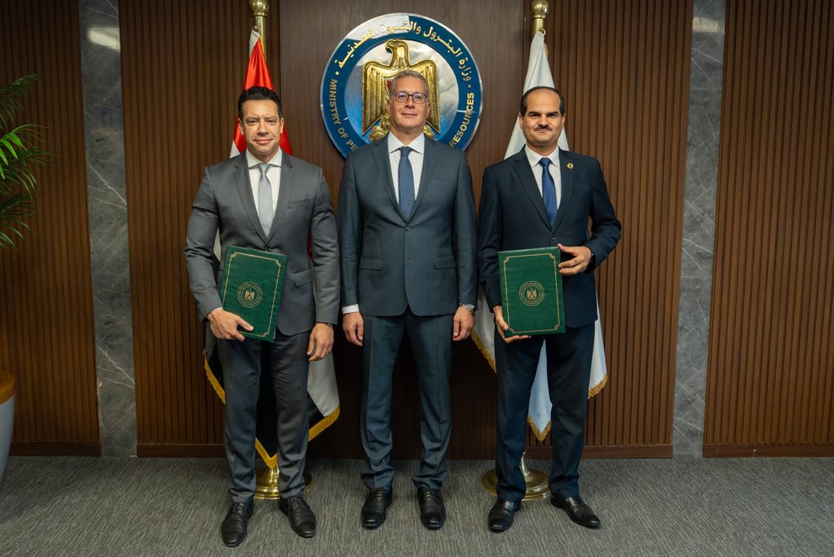 وزير البترول يوقع اتفاقيات مع هاربور وإيني لتحفيز الاستثمارات وزيادة إنتاج الغاز