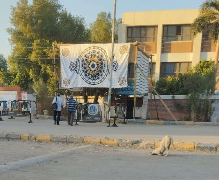 دخول مراقبين مدرسة صلاح الدين الباقر الثانوية بنصر النوبة&nbsp;