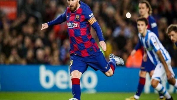 ميسي يقود برشلونة للفوز علي سوسيداد وتصدر الليجا مؤقتًا