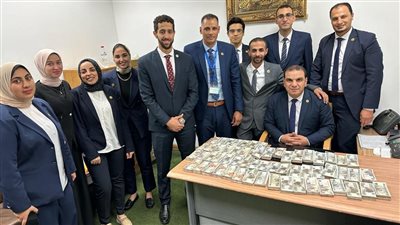 إحباط تهريب 763 ألف جنيه بحوزة راكب في مطار برج العرب