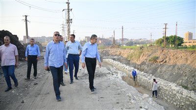 محافظ الغربية يتابع  استعدادات  استقبال  المدارس بكفر الزيات