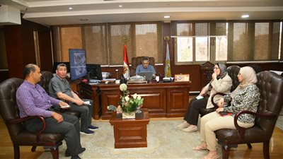 محافظ الغربية يناقش الموقف التنفيذي للمشروعات الجارية بالمحافظة