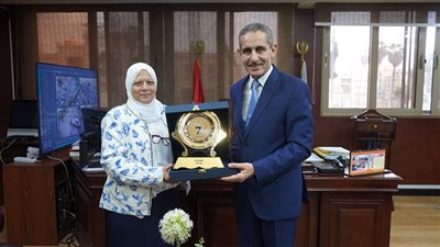 محافظ الغربية والمفتي يسلمان جهاز عرائس لـ10 فتيات من المقبلات على الزواج