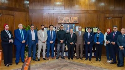 رئيس جامعة طنطا يستقبل الداعية مصطفى حسنى