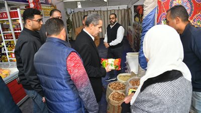 محافظ الغربية يتفقد منافذ 