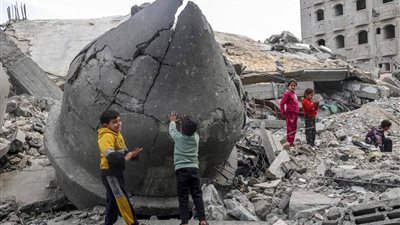 خبير دولي: مصر تقف مع الشعوب المقهورة.. وعدد الشهداء بغزة مؤلم (فيديو)