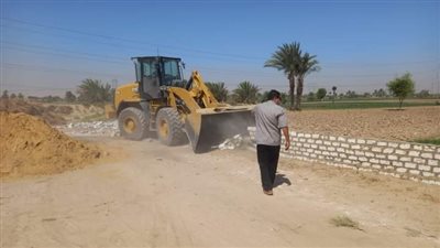إزالة فورية لعدد من حالات التعدى فى ابو تشت بقنا 