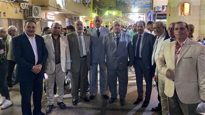 مواطنة حزب الوفد  تقدم التهاني لنيافة الانبا مرقس مطران شبرا الخيمة 