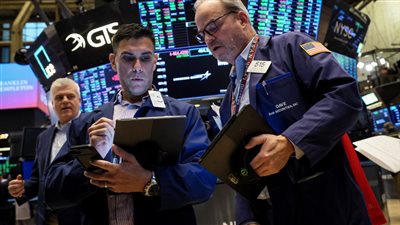 مؤشرات وول ستريت تتراجع وسط اضطرابات مصرفية تعيد المخاوف من هشاشة السوق