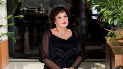 بالبكاء.. لبلبة تروى تفاصيل قصة حب عاشتها من طرف واحد