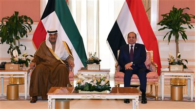 الرئيس السيسي يلتقي أمير الكويت في قصر بيان