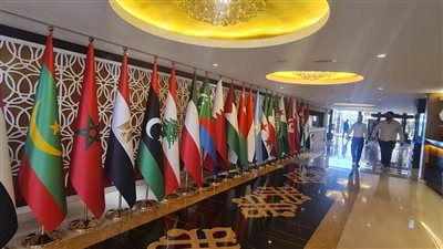 بغداد تستعد للقمة الاقتصادية الاجتماعية وتتزين بالأعلام العربية