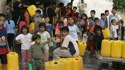استهداف العطشى.. 112 مجزرة للاحتلال ضد طوابير المياه بغزة 