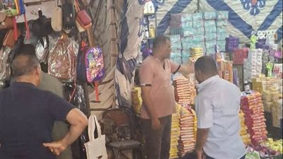 حملة إشغالات موسعة على المحال  التجارية بمدينة قنا