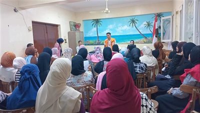 ندوة عن المشاركة السياسية بين الحق والواجب بمركز شباب خطارة بنقادة