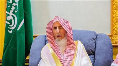 بعد وفاته اليوم  .. السيرة الذاتية للشيخ عبد العزيز آل الشيخ مفتي السعودية 