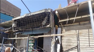 باستخدام لودر.. مجهول يحطم 3 محال تجارية فجرا بقنا 