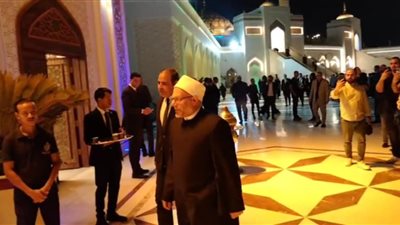 شوقي علام يشارك في عزاء الدكتور أحمد عمر هاشم