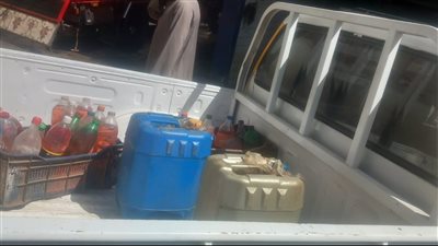 تموين قنا يضبط مواد بتروليه بداخل بقاله بغرض بيعها في السوق السوداء