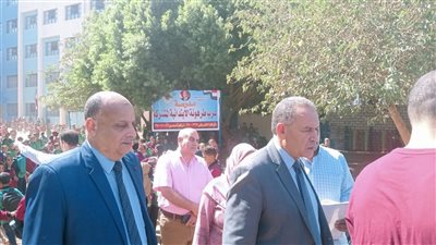 مدير تعليم أسيوط يتفقد 5 مدارس بأبو كريم وعرب طرهونة بديروط 