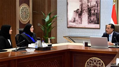 رئيس الوزراء يلتقي وزيرة الدولة للتعاون الدولي القطرية والوفد المرافق لها