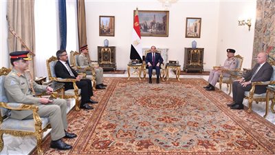 السيسي يبحث مع رئيس أركان القوات البرية الباكستانية آفاق التعاون بمجال مكافحة الإرهاب والتطرف 