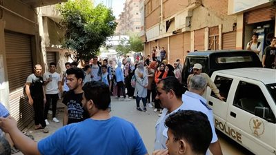 نشر صور الجريمة عبر الفيسبوك... مأساة في زنارة بالمنوفية زوج يقتل زوجته وابنهما|صور