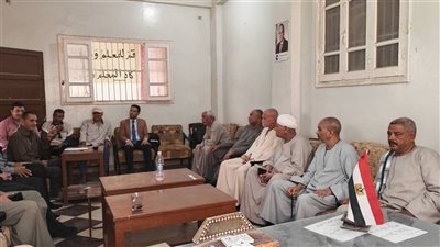 مجلس أمناء مدارس فرشوط يجتمع لبحث إنجازات الإدارة التعليمية