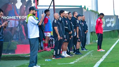 دقيقة حداد على روح محمد صبري قبل لقاء القمة للشباب 