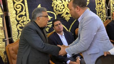 محافظ الدقهلية يُقدم واجب العزاء لأسر ضحايا حريق سوق الخواجات