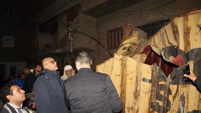 محافظ القليوبية ومدير أمن القليوبية يتابعان حادث سقوط حاويات من قطار بضائع بطوخ