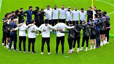مران الزمالك..جلسه فنيه بين عبد الرؤوف واللاعبين 