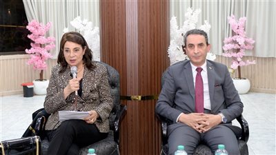 الدكتورة درية شرف الدين في صالون جامعة المنصورة تطالب بميثاق ينظم المواقع الإخبارية 