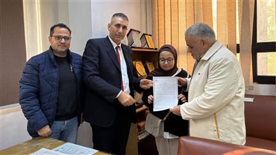 تسليم عقد عمل بشركة خاصة للملابس الجاهزة استجابةً لاستغاثة سيدة من المحلة الكبرى
