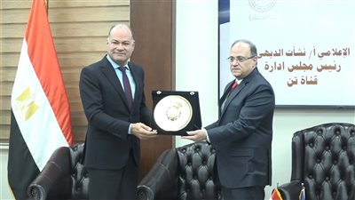 هيئة الدواء تكرّم نشأت الديهي تقديرًا لدوره في دعم الوعي الصحي