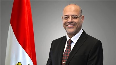 وزير العمل يتابع اختبارات المتقدمين لوظائف 