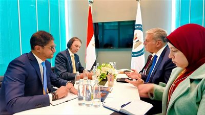 وزير البترول يبحث مع 