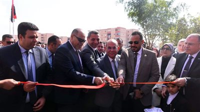 وزير العمل ومحافظ السويس يفتتحان ملتقى توظيفي ويوفر 1700 فرصة عمل لشباب المحافظة