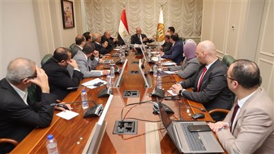 وزير العمل يلتقي ممثلي أصحاب الأعمال والمستثمرين لبحث تعزيز علاقات العمل وتحسين بيئة الاستثمار
