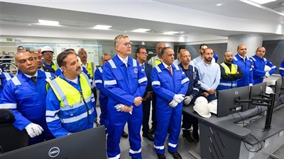 وزير البترول يتفقد الوحدات الإنتاجية لشركة القاهرة لتكرير البترول