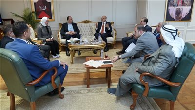   وزير العمل يلتقي بعدد من أعضاء مجلسي النواب والشيوخ لبحث التعاون المشترك