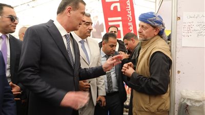 وزير الزراعة ومحافظ القاهرة يفتتحان معرض السلع والمنتجات الغذائية بميدان باب الشعرية